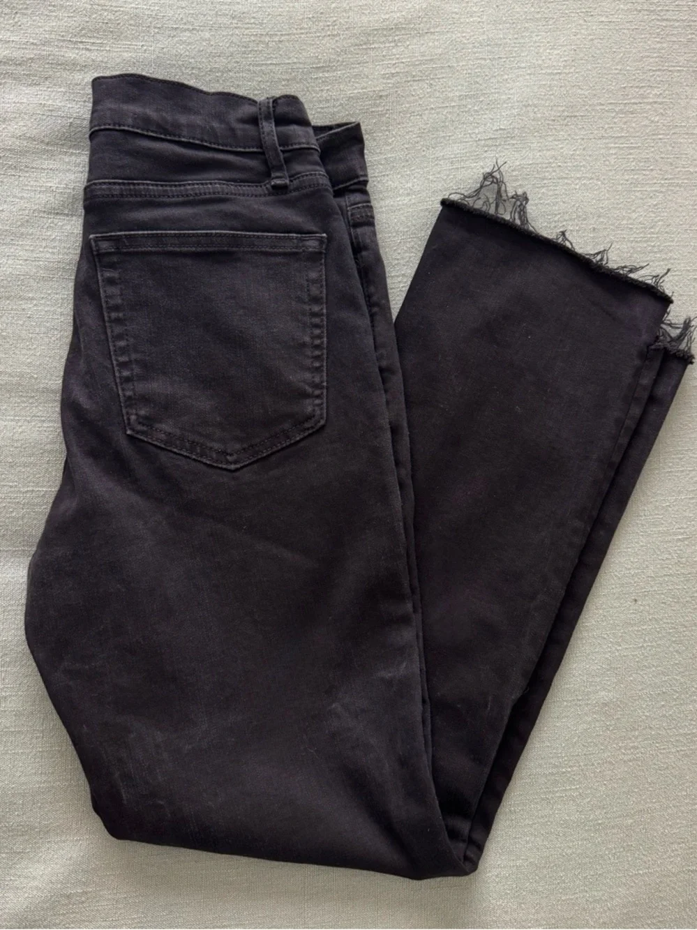 FRAME LE HIGH STRAIGHT BLACKFINN DESIGNER RAW EDGE HEM DENIM JEANS SZ 28 - Picture 9 of 16